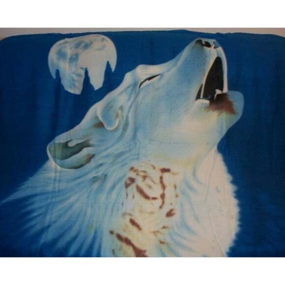 New Cozy Wolf Moon Fleece Throw Camp Blanket Pack Animal Print Howl Gift Soft - Picture 2 of 3